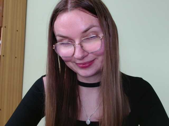 Ellyxcute live cam on BongaCams