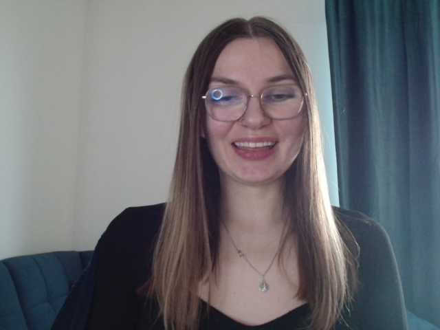 Ellyxcute live cam on BongaCams