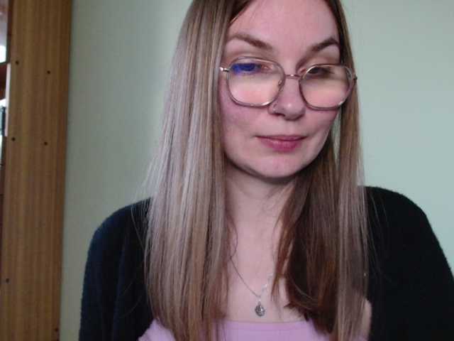 Ellyxcute live cam on BongaCams
