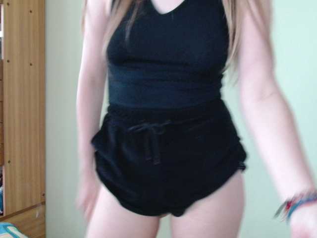 Ellyxcute live cam on BongaCams
