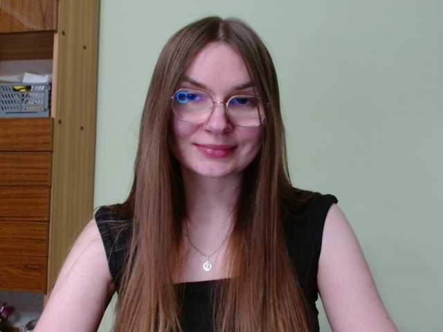 Ellyxcute's BongaCams show and profile