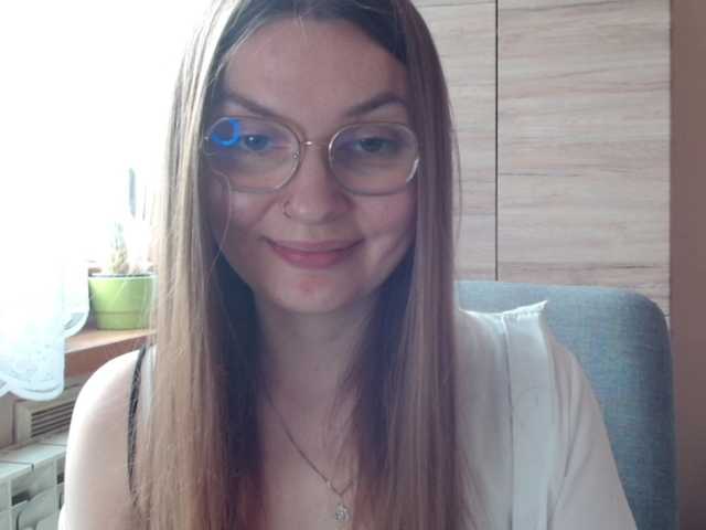 Ellyxcute live cam on BongaCams