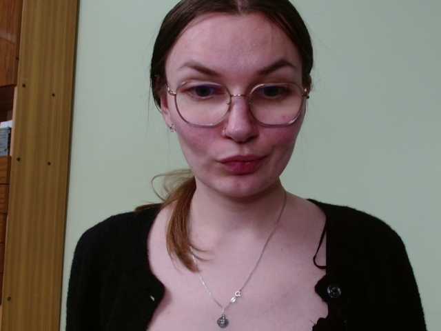 Ellyxcute live cam on BongaCams