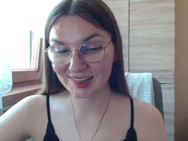 Ellyxcute live cam on BongaCams
