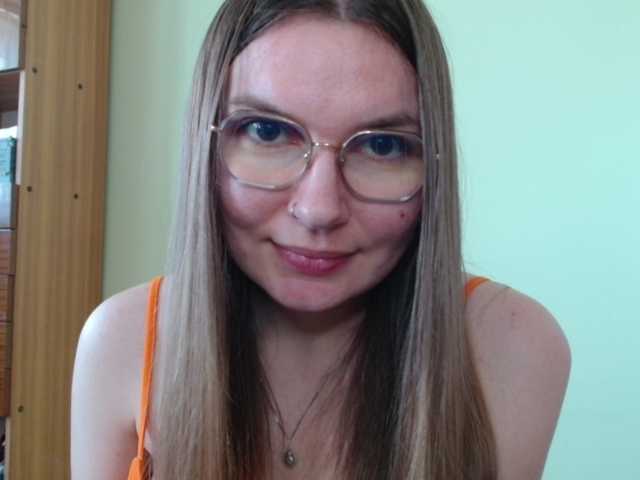 Ellyxcute live cam on BongaCams