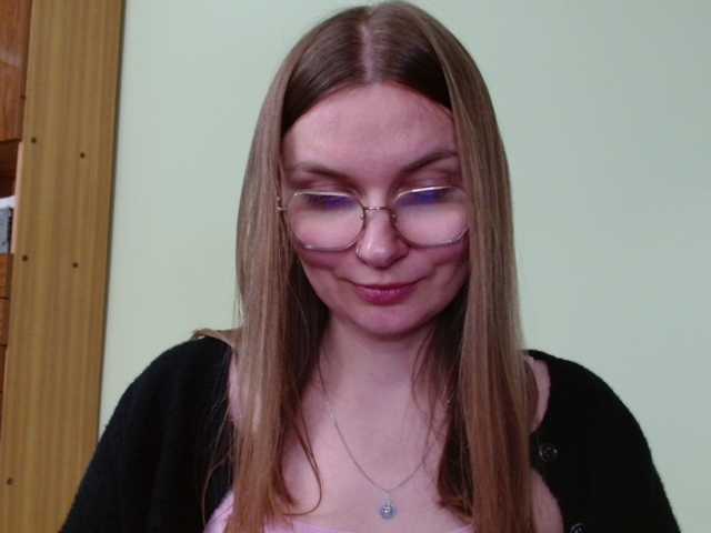 Ellyxcute live cam on BongaCams