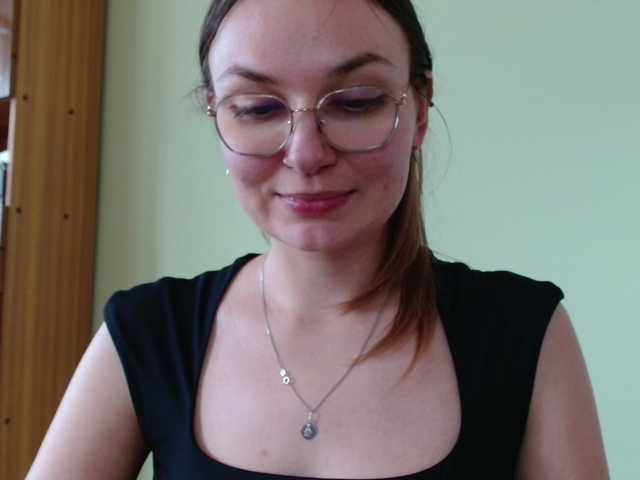 Ellyxcute live cam on BongaCams