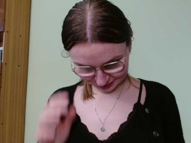 Ellyxcute live cam on BongaCams