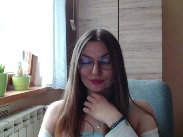 Ellyxcute live cam on BongaCams