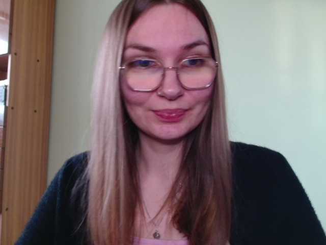Ellyxcute live cam on BongaCams