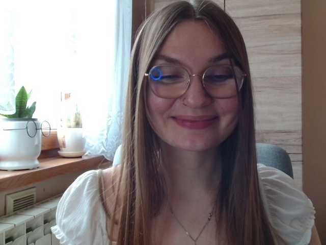 Ellyxcute live cam on BongaCams