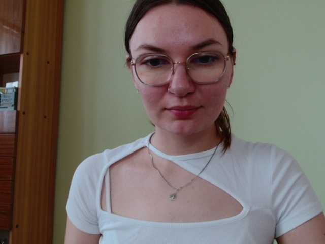 Ellyxcute live cam on BongaCams