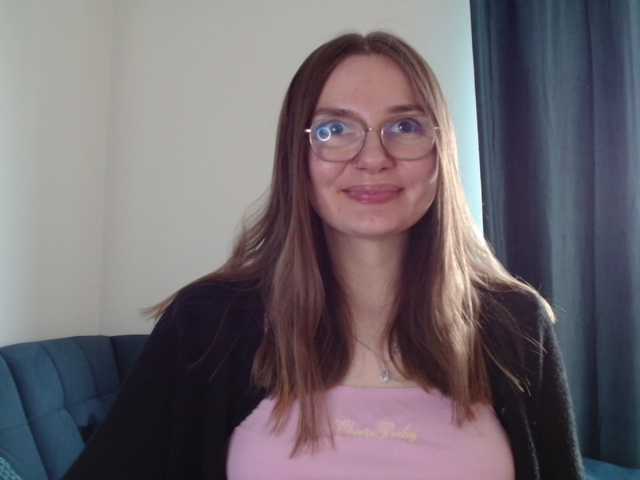 Ellyxcute live cam on BongaCams