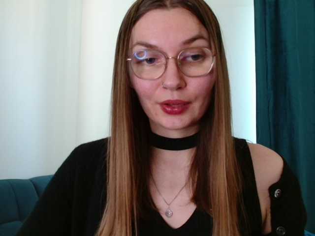 Ellyxcute live cam on BongaCams