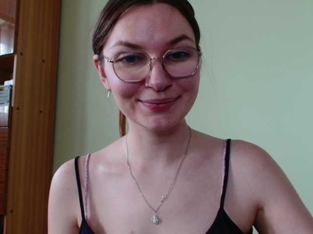 Ellyxcute live cam on BongaCams