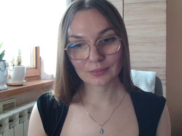 Ellyxcute live cam on BongaCams