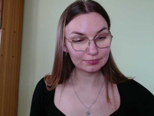Ellyxcute live cam on BongaCams