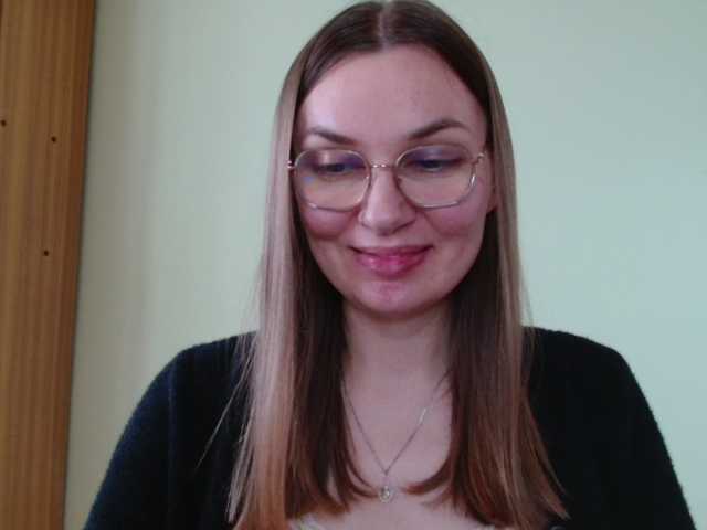 Ellyxcute live cam on BongaCams