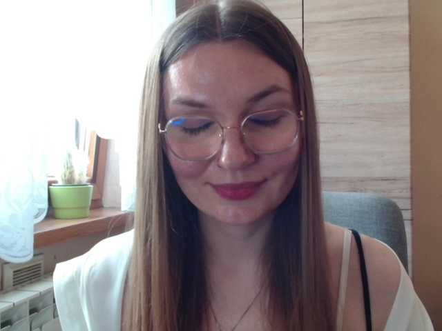 Ellyxcute live cam on BongaCams
