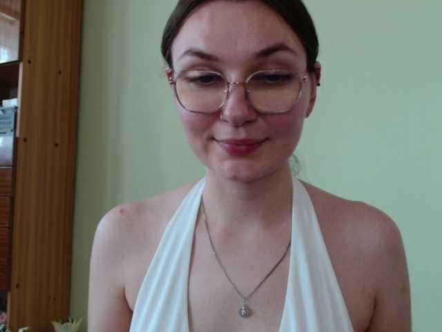 Ellyxcute live cam on BongaCams