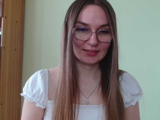 Ellyxcute live cam on BongaCams