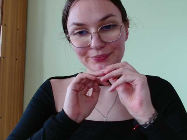 Ellyxcute live cam on BongaCams
