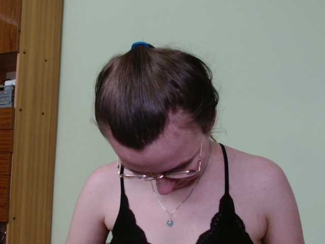 Ellyxcute live cam on BongaCams