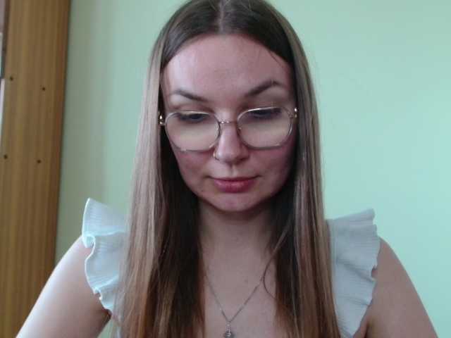 Ellyxcute live cam on BongaCams