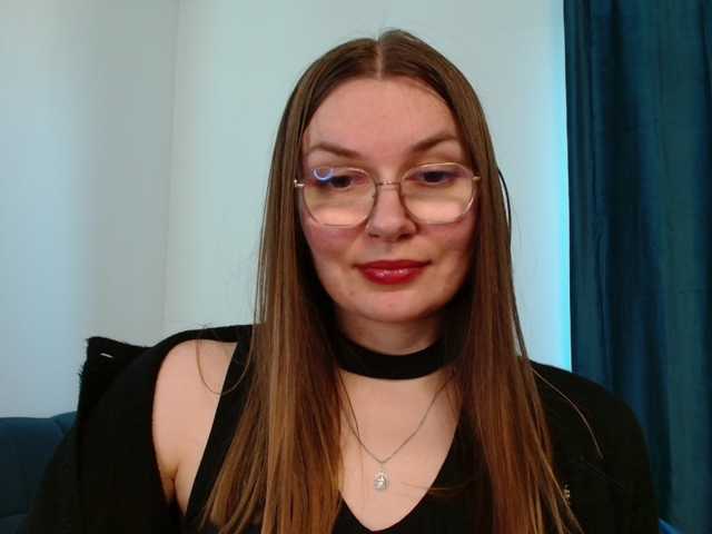 Ellyxcute live cam on BongaCams