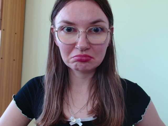 Ellyxcute live cam on BongaCams
