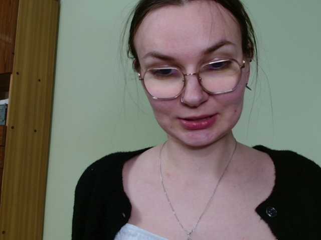 Ellyxcute, live now on BongaCams