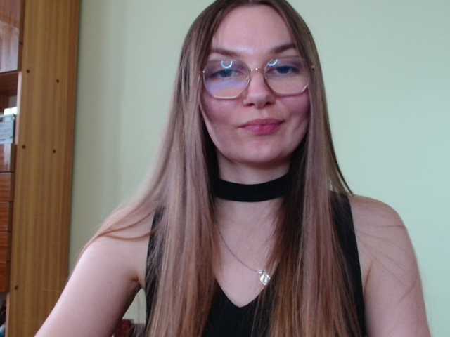 Ellyxcute live cam on BongaCams