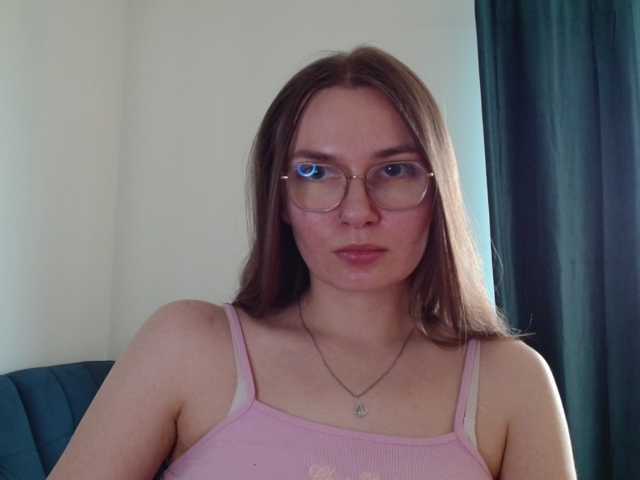 Ellyxcute live cam on BongaCams