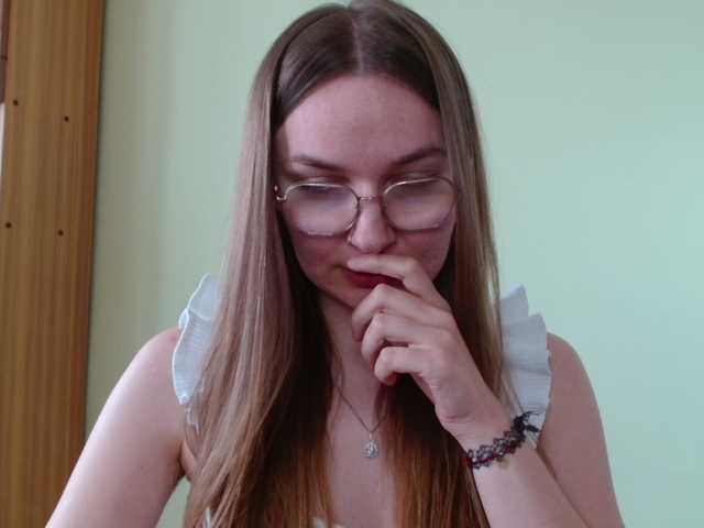 Ellyxcute live cam on BongaCams