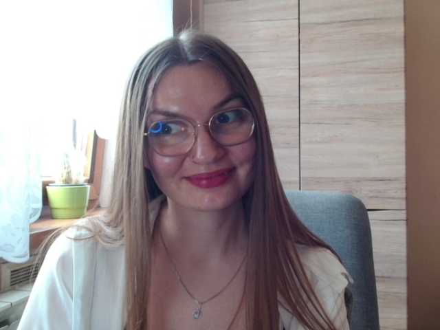 Ellyxcute live cam on BongaCams