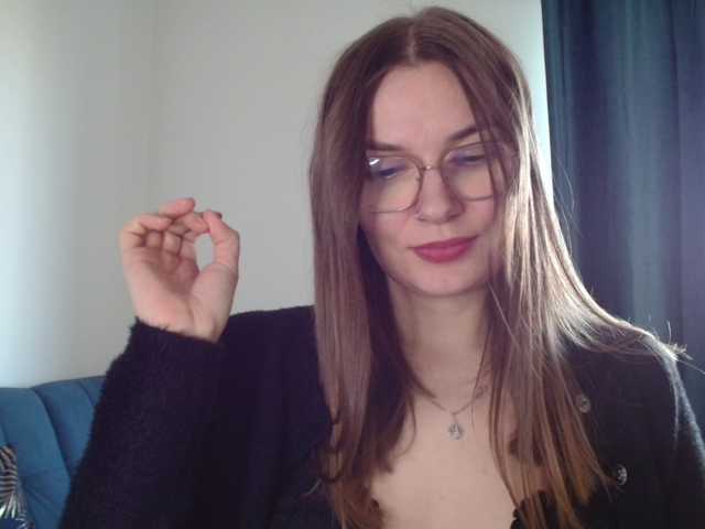 Ellyxcute live cam on BongaCams