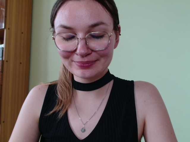 Ellyxcute live cam on BongaCams