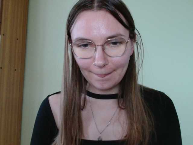 Ellyxcute live cam on BongaCams