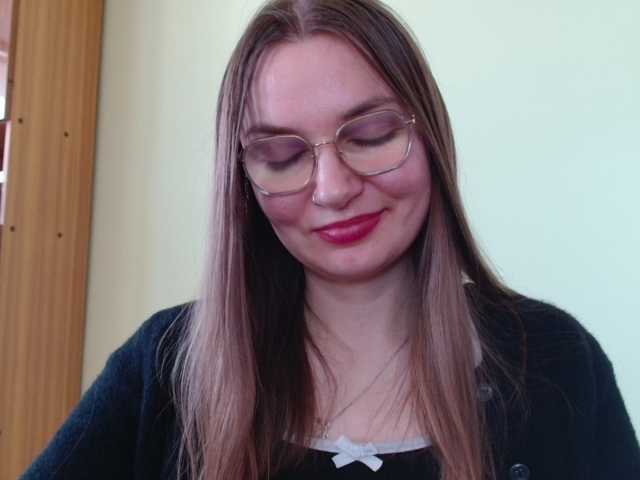 Ellyxcute live cam on BongaCams