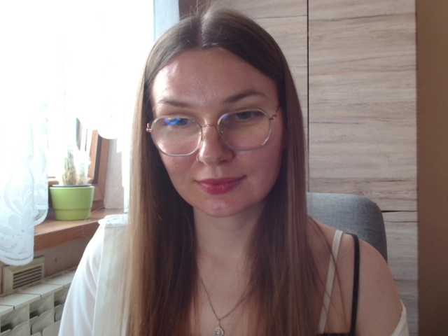Ellyxcute live cam on BongaCams