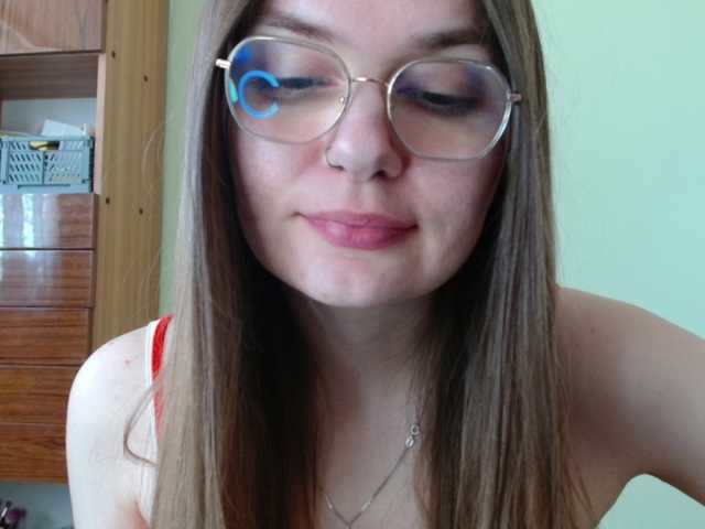 Ellyxcute's BongaCams show and profile