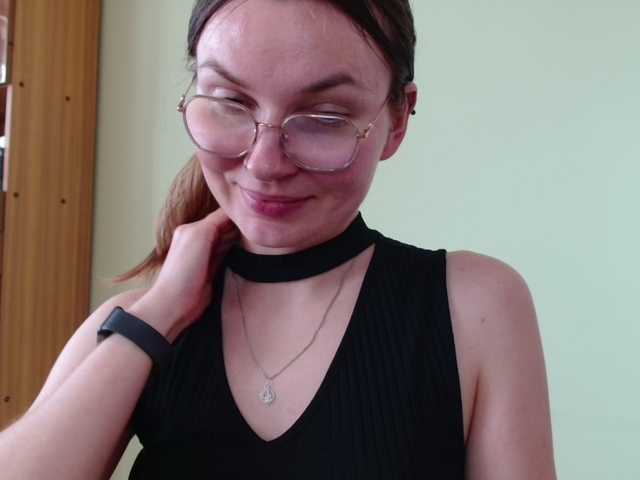 Ellyxcute live cam on BongaCams