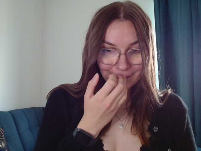Ellyxcute live cam on BongaCams