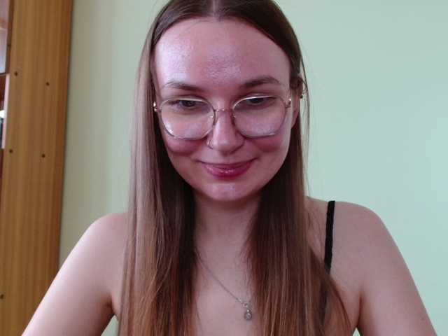 Ellyxcute live cam on BongaCams