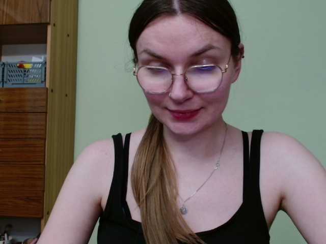 Ellyxcute live cam on BongaCams