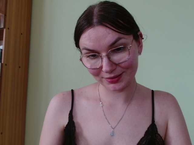 Ellyxcute live cam on BongaCams