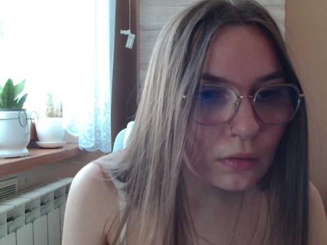 Ellyxcute live cam on BongaCams