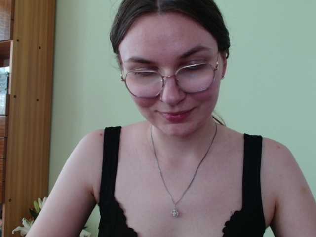 Ellyxcute live cam on BongaCams