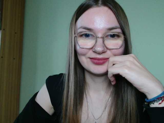 Ellyxcute live cam on BongaCams