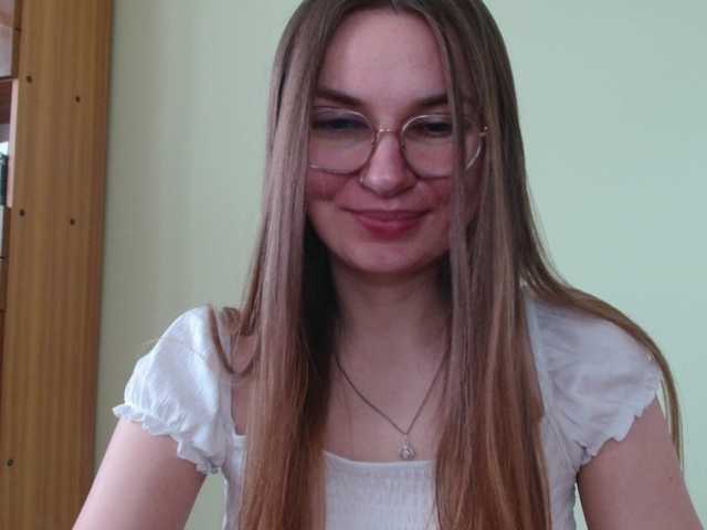 Ellyxcute live cam on BongaCams